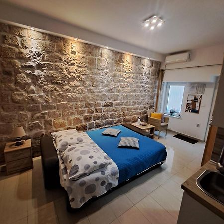 Studio Apartment Legcevic Kaštela エクステリア 写真