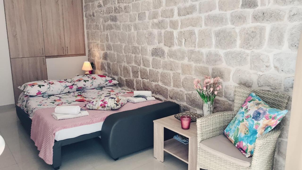 Studio Apartment Legcevic Kaštela エクステリア 写真